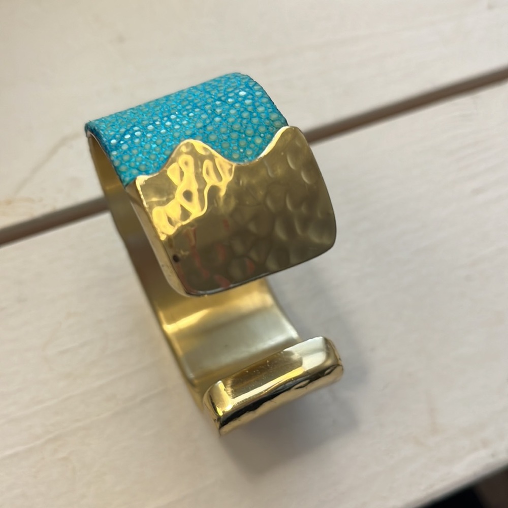 Rustic Cuff Dallas Turquoise Cuff - Picture 3 of 5